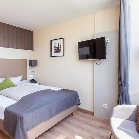 Hotel Wittelsbacher Höh 3*